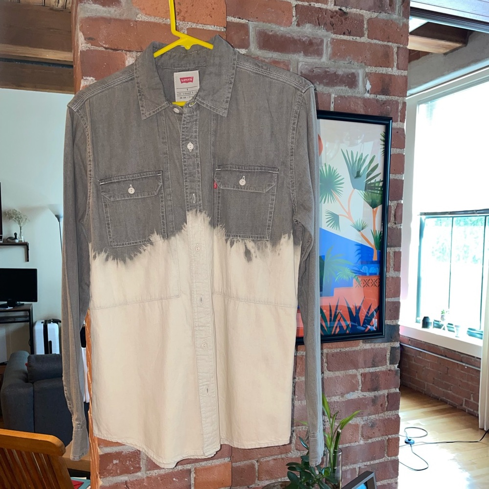 Levi’s Men’s Button-Down Shirt
